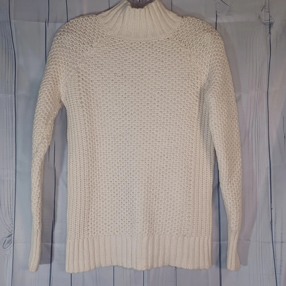 American Eagle Outfitters turtleneck sweater - Picture 7 of 13